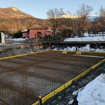 Construction d'une piscine (apres ferraillage) .jpg